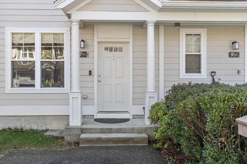 7 Lark Dr 202