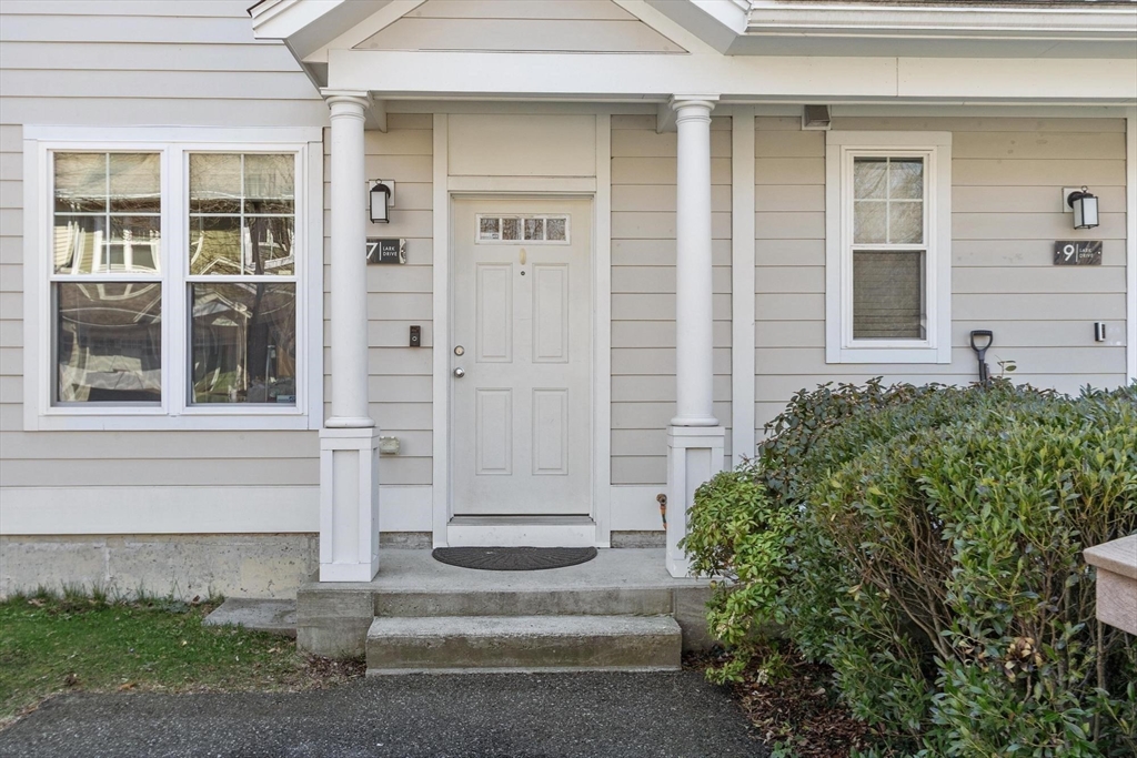 7 Lark Dr 202