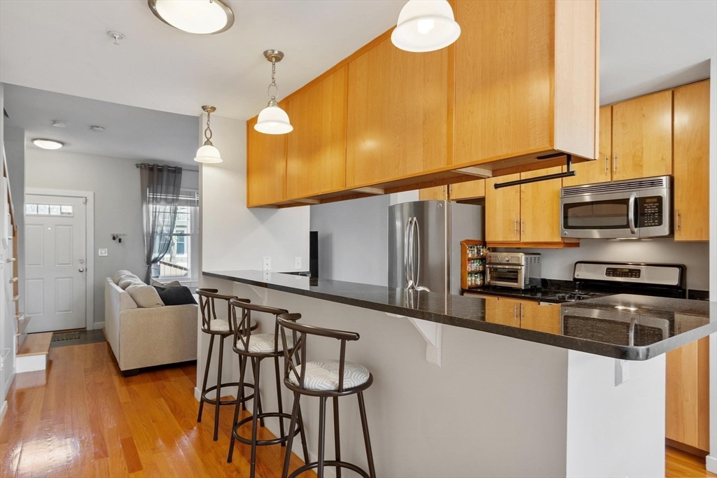 7 Lark Dr 202
