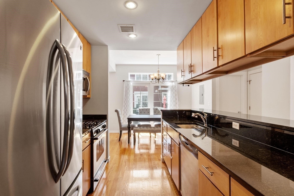 7 Lark Dr 202