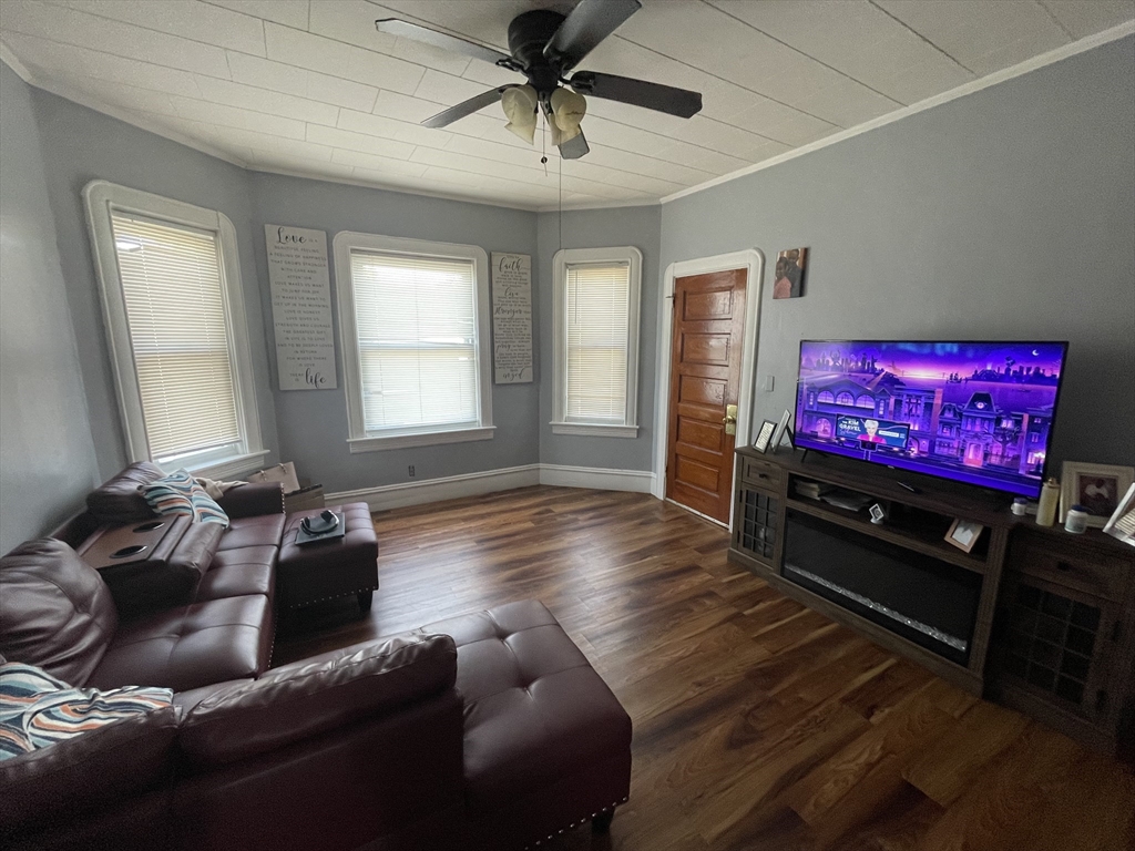 847 Locust Street