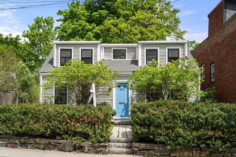 992 Chestnut St Newton MA 02464