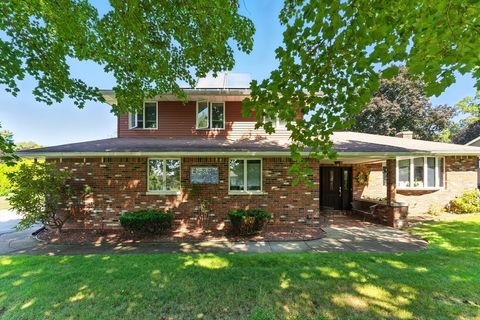 51 Newcrest St Ludlow MA 01056