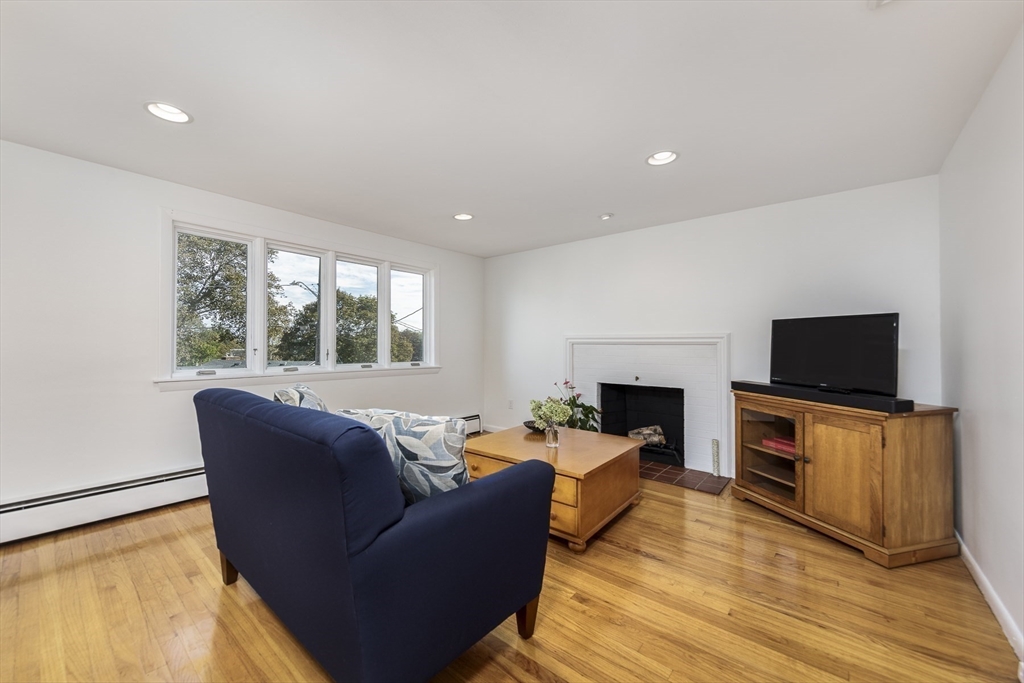 2 Sophia Road