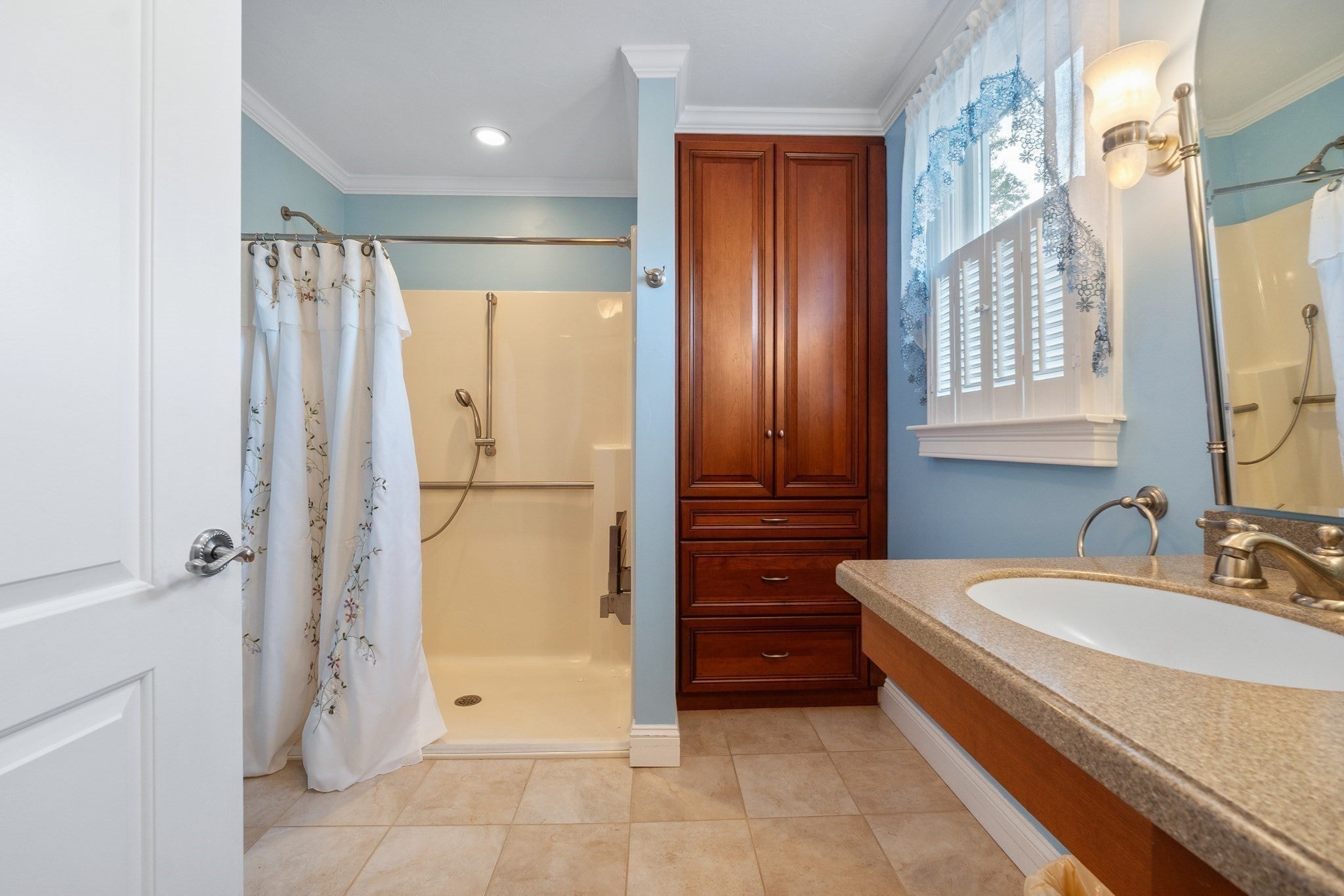 1300 Lakeview Avenue, Dracut, MA Photo #23