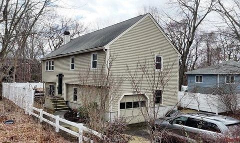 12 Autran Ave North Andover MA 01845