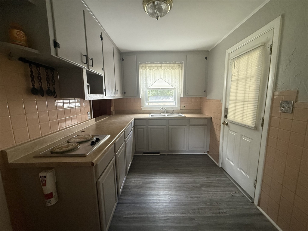 473 Pleasant St