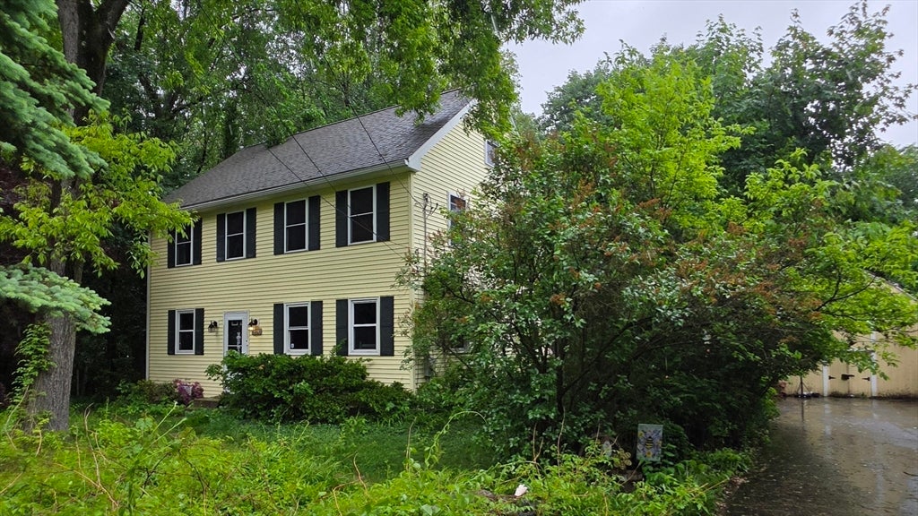 203 Lakeview Ave