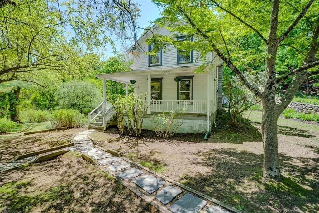 1 Chestnut Plain Rd