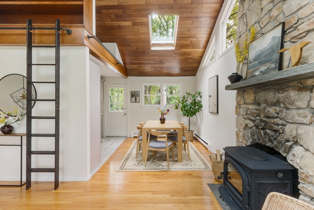 33 Everlyn Avenue