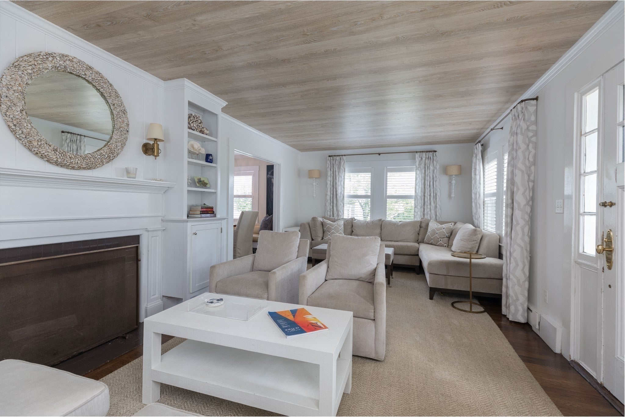 7 N Beach St 0