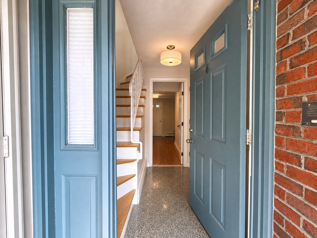 Click for 174 Adams St #6, Newton, MA slideshow Click for 174 Adams St #6, Newton, MA slideshow