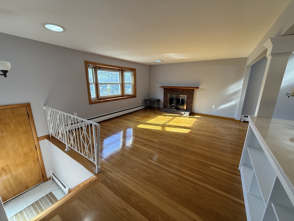Click for 239 Middlesex Tpke, Burlington, MA slideshow