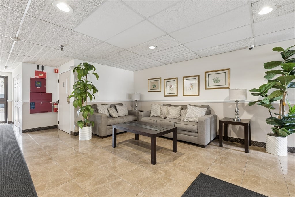 4975 Washington St #209, Boston, MA Photo #18