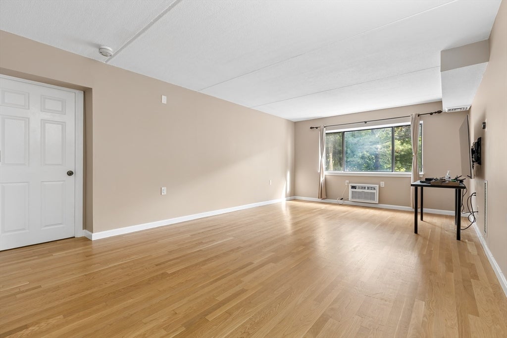 4975 Washington St #209, Boston, MA Photo #4