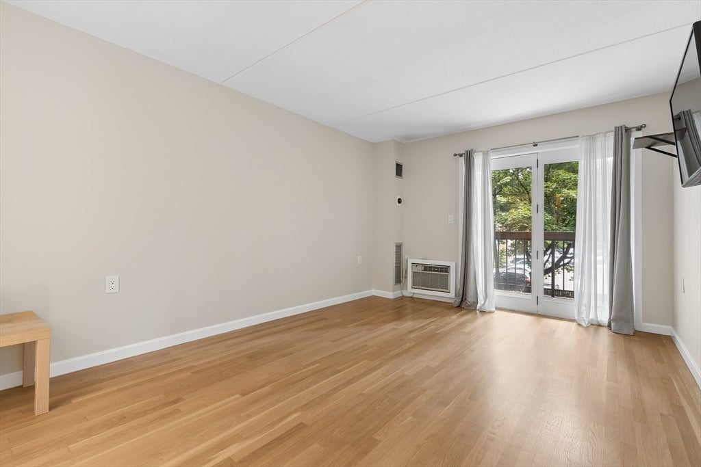 4975 Washington St #209, Boston, MA Photo #6