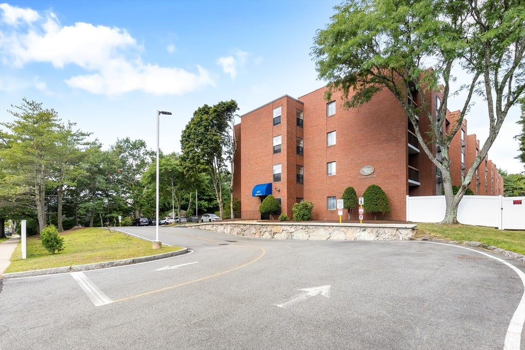 4975 Washington St #209, Boston, MA Photo #19