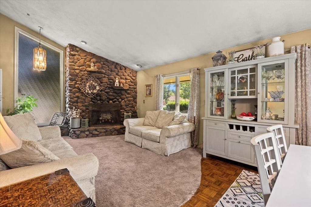 11 Longview Rd