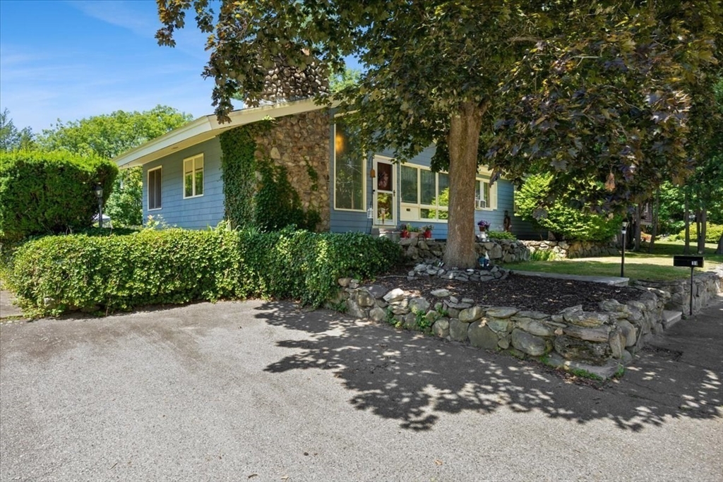 11 Longview Rd