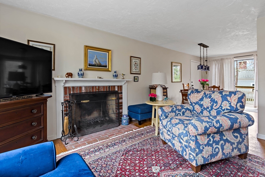 7 Bonnie Briar Rd