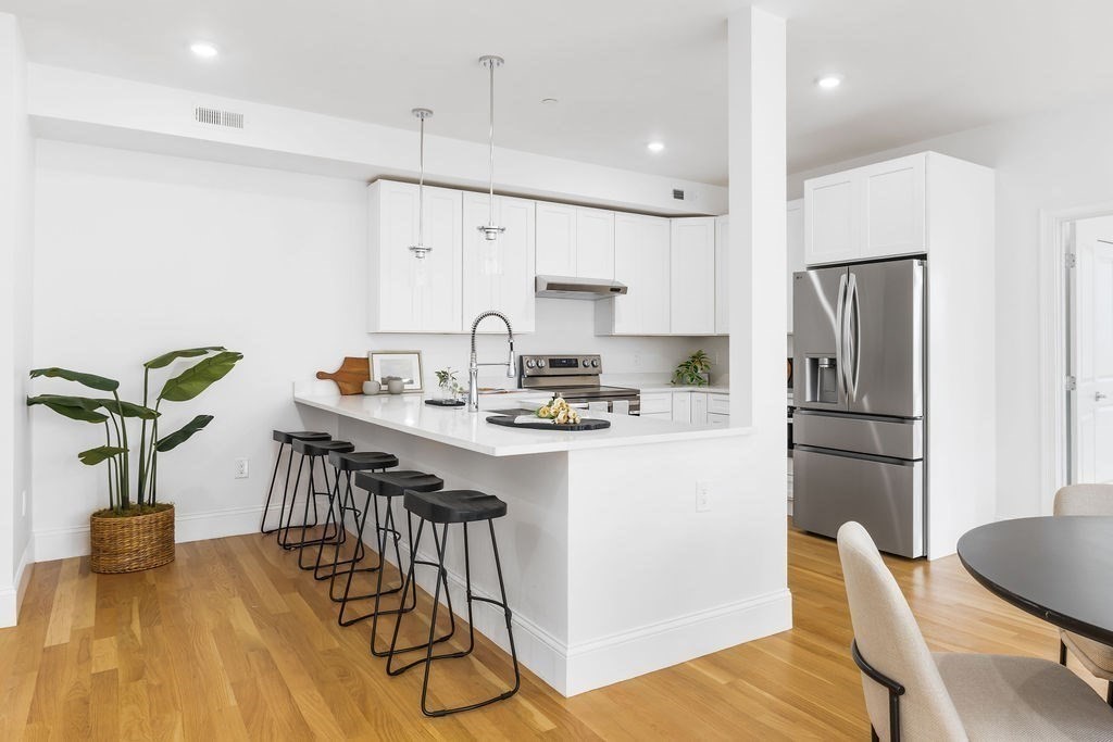 272 Lincoln Street 103