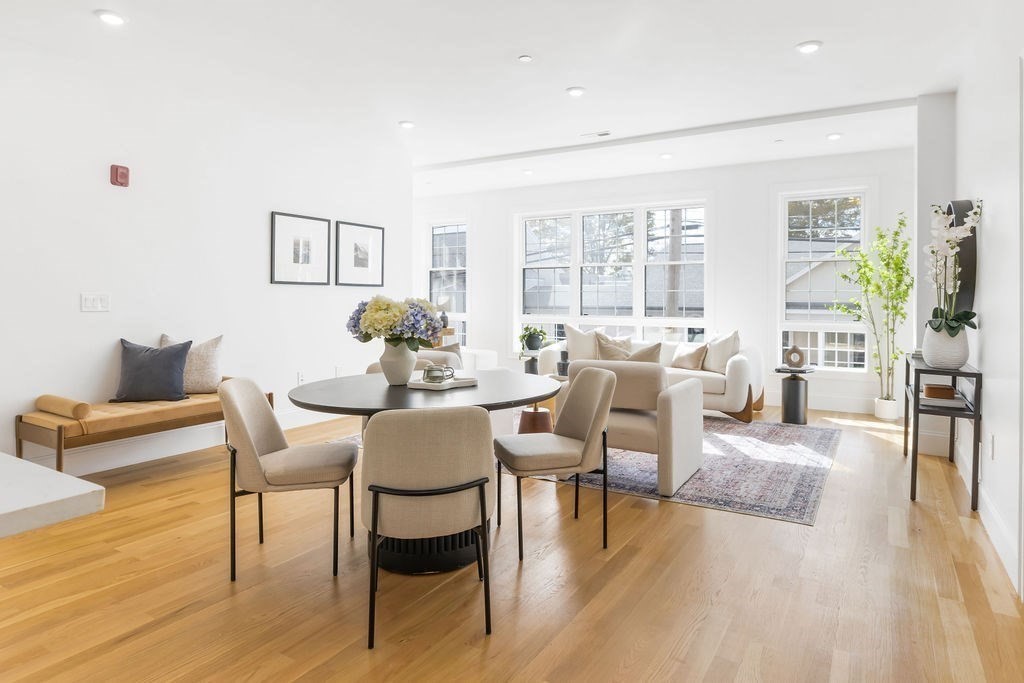 272 Lincoln Street 103