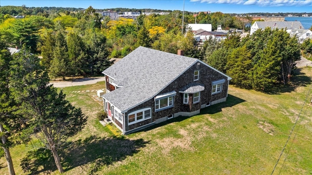 70 Hedge Rd