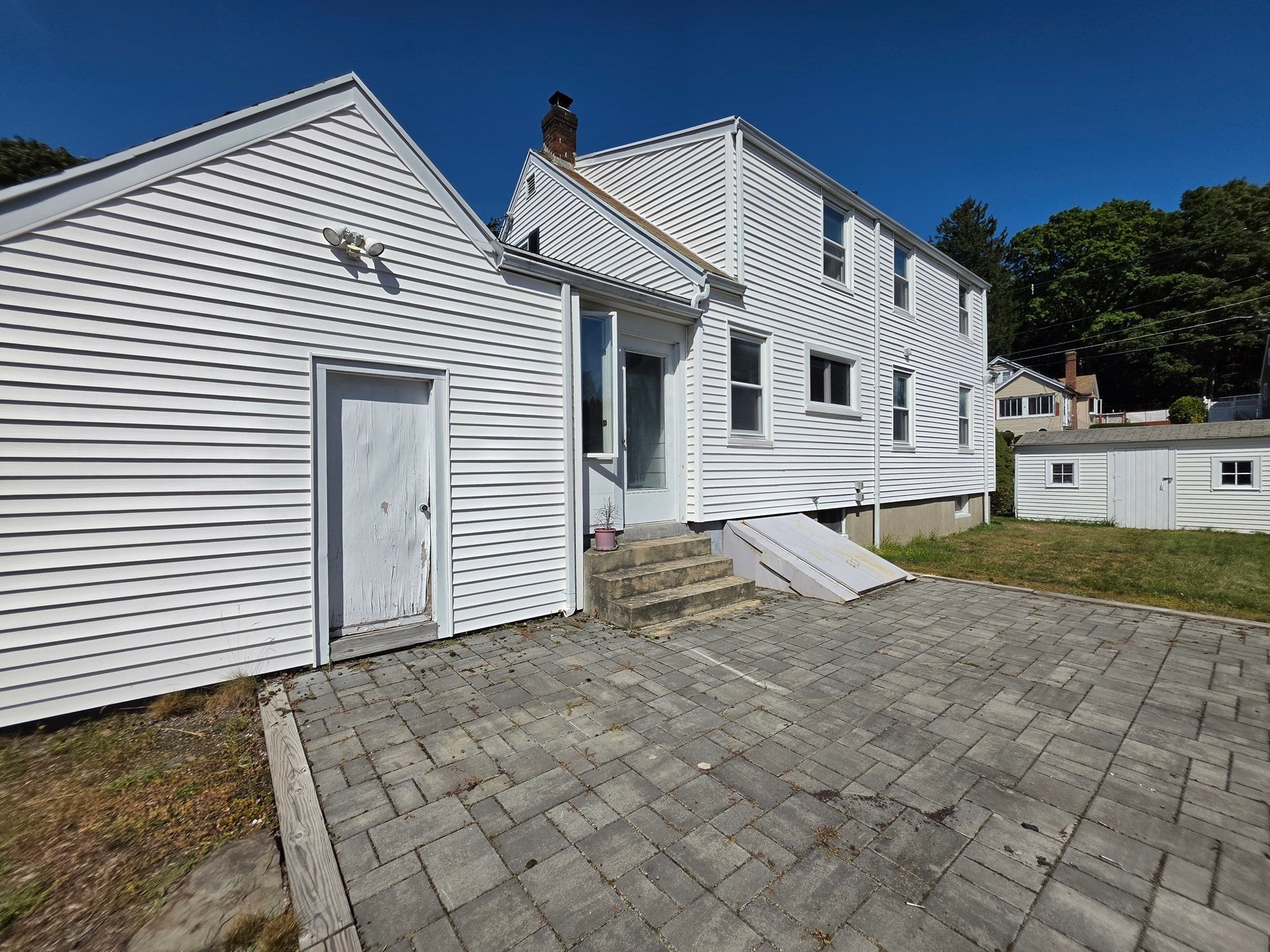 4 Edgemere Rd