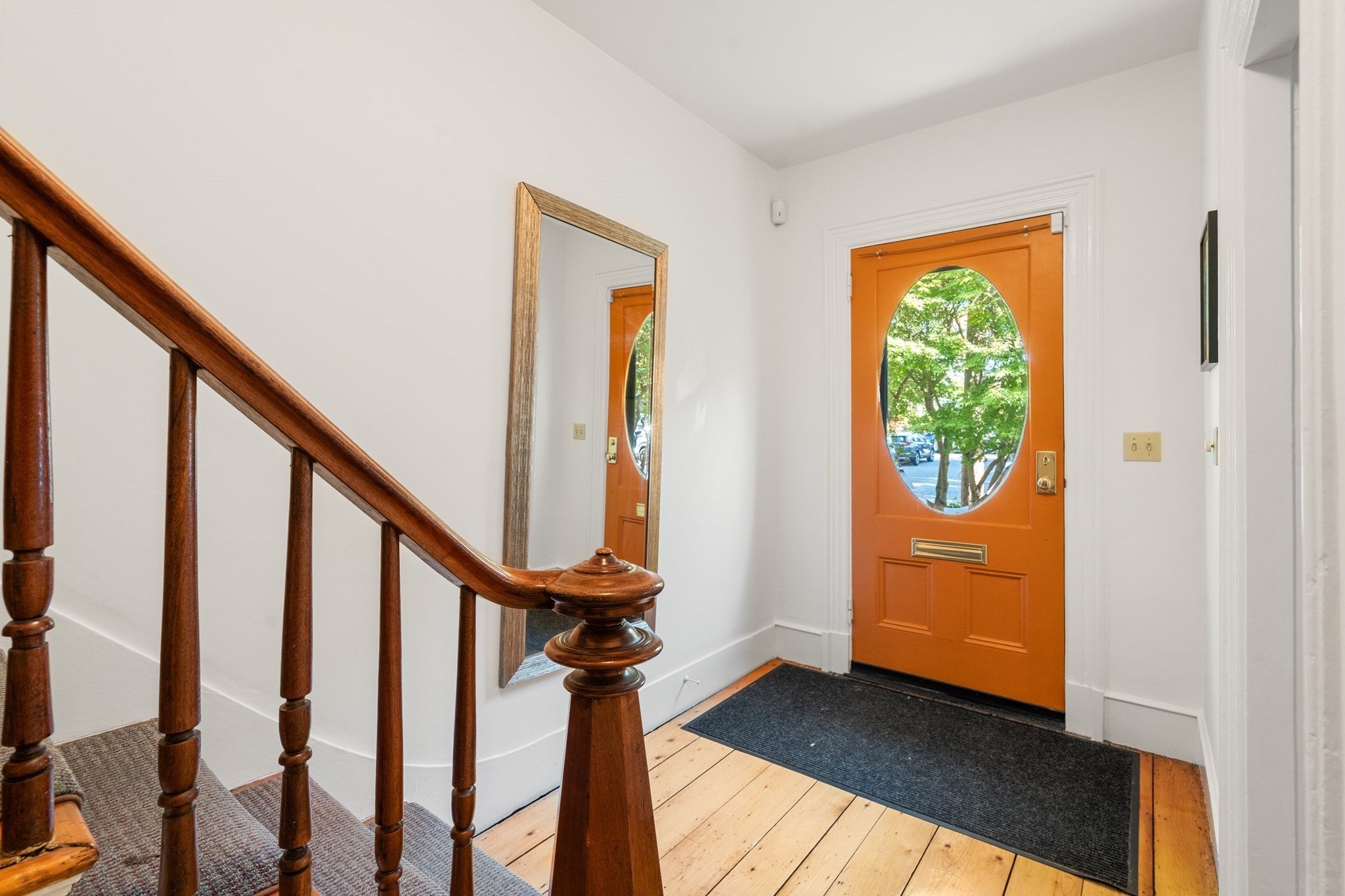 32 Mead Street