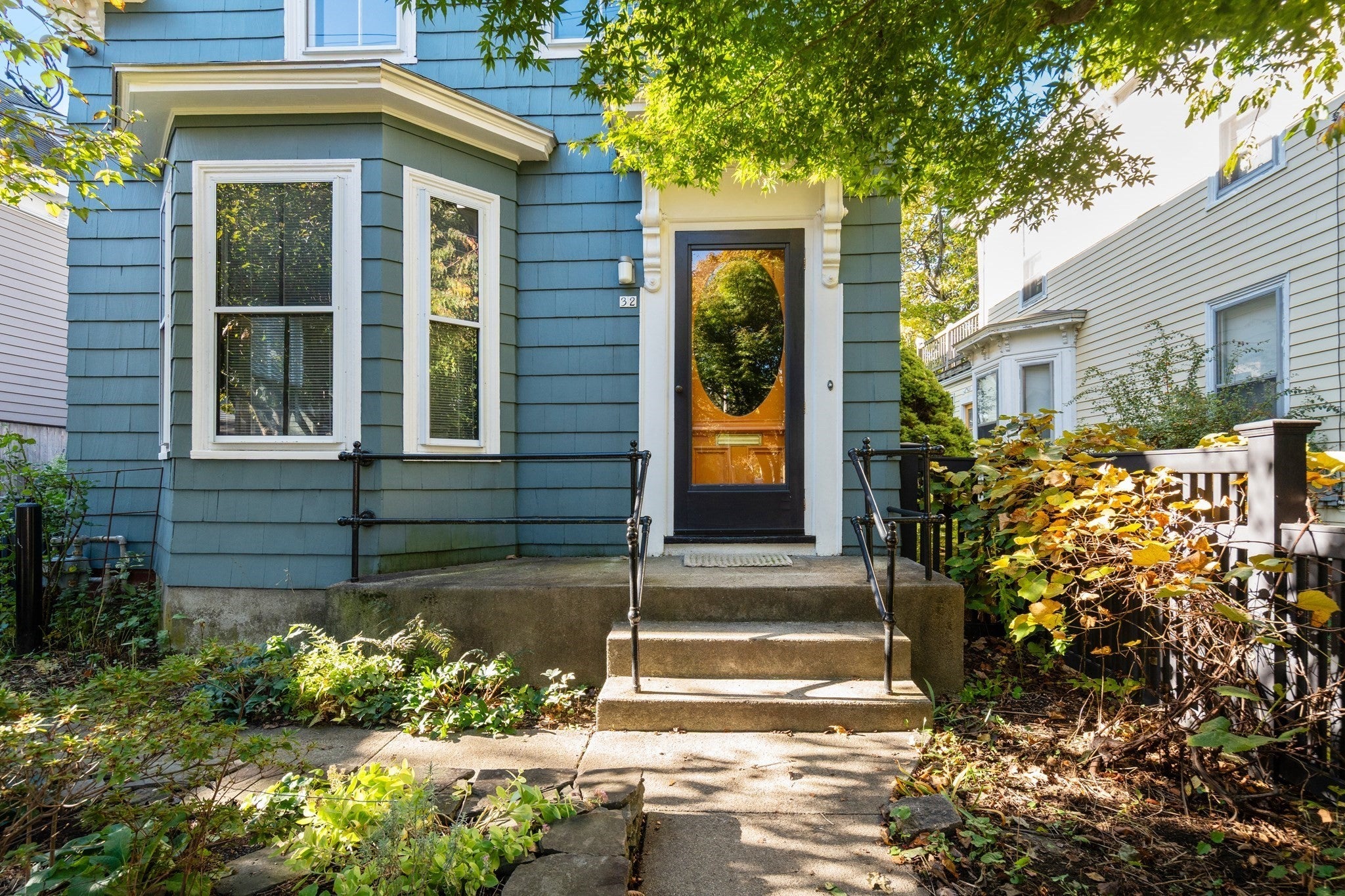 32 Mead Street