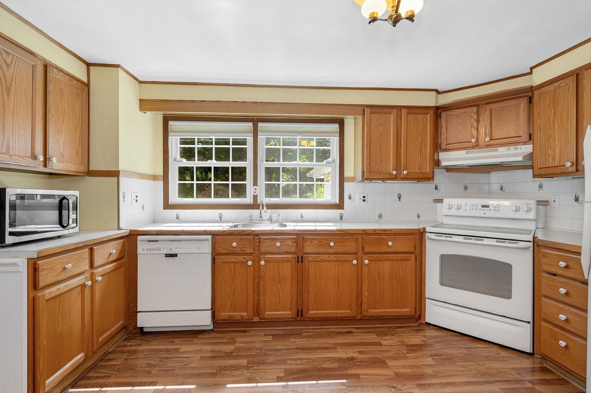 16 Porter Rd, Chelmsford, MA Photo #8
