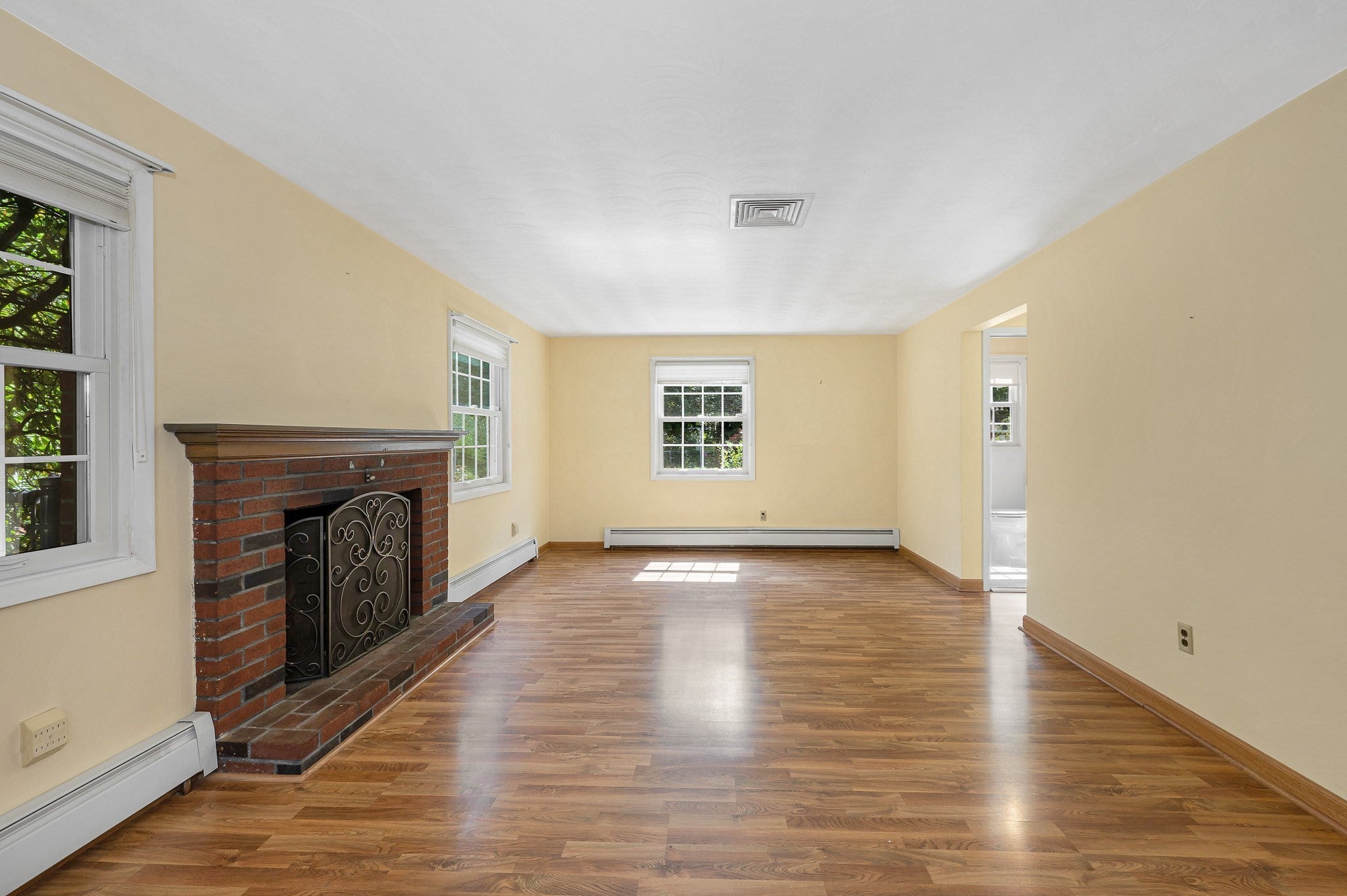 16 Porter Rd, Chelmsford, MA Photo #4
