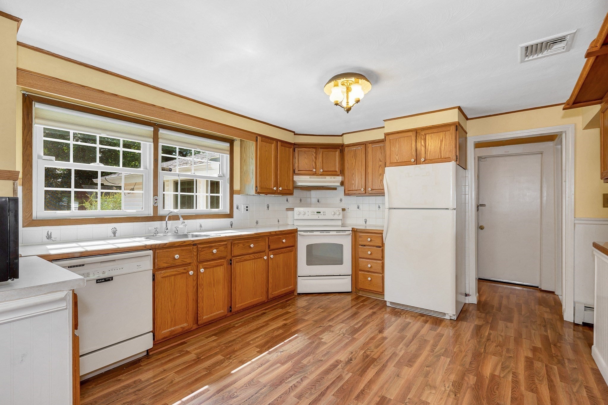 16 Porter Rd, Chelmsford, MA Photo #7