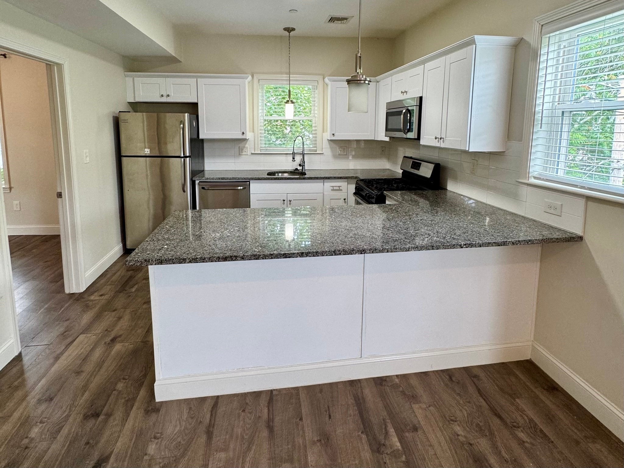 10 Elliott Pl #3R, Peabody, MA Photo #2
