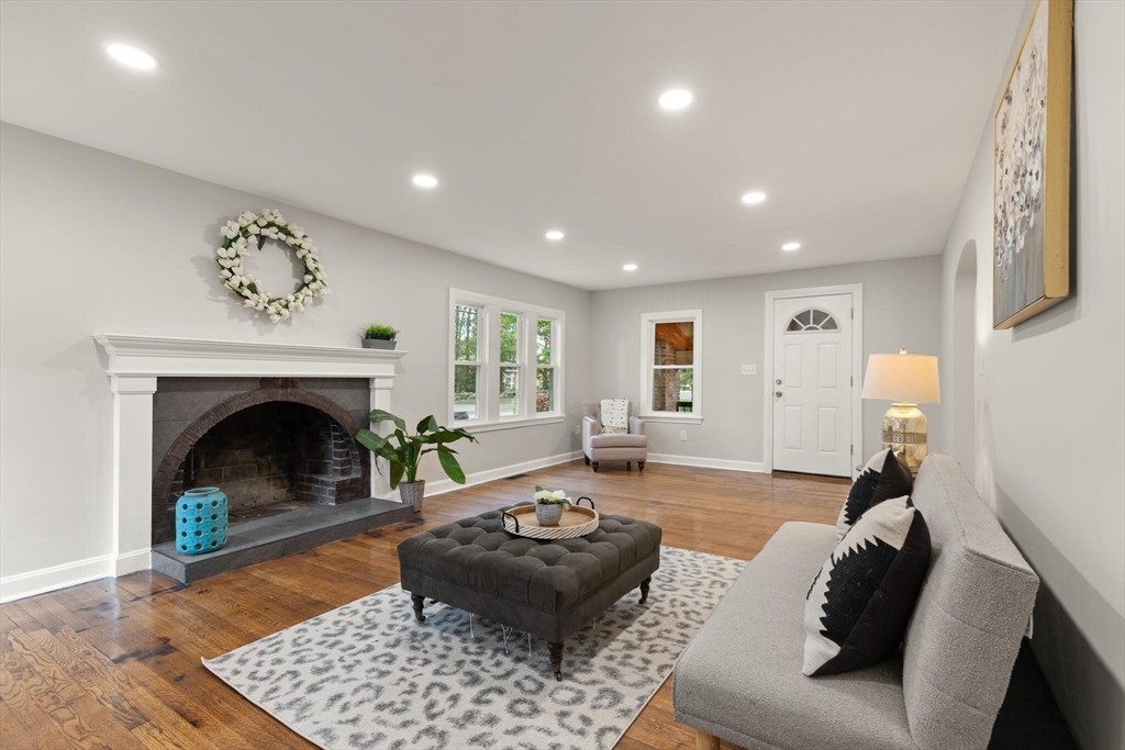 129 Maple Ave