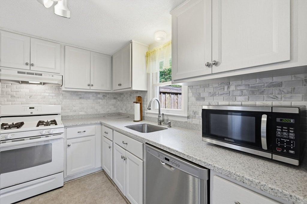 52 Arrowhead Dr, Yarmouth, MA, 52 Arrowhead Dr, Yarmouth, MA Photo #19