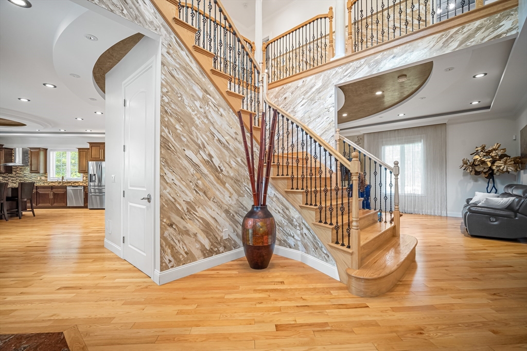 131 Ridgeway Dr