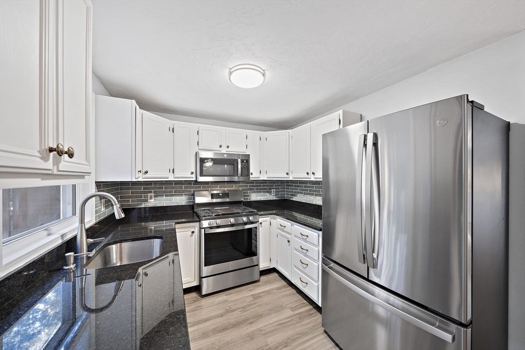 149 Bolivar St B4