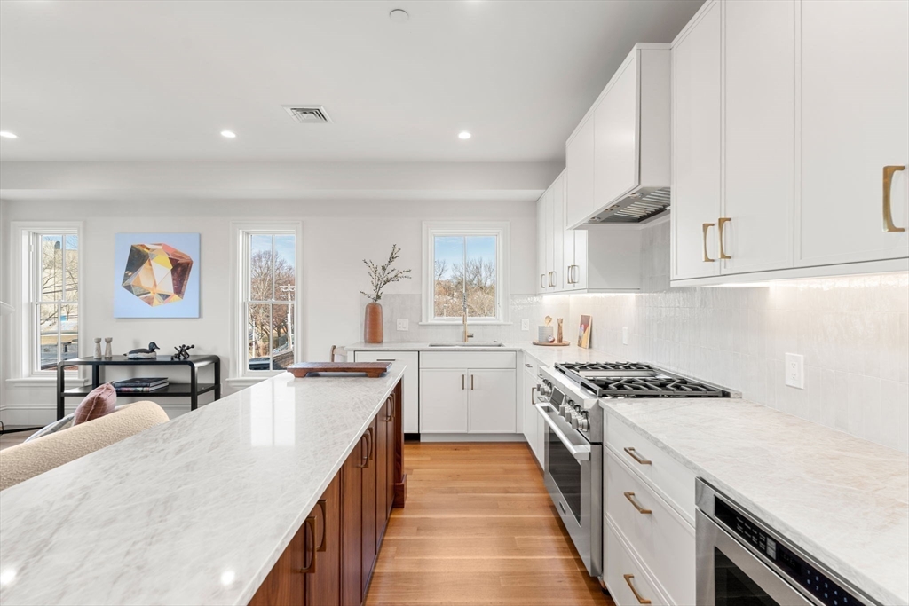 60 Williams Street 402