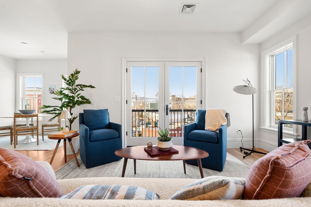 60 Williams Street 402