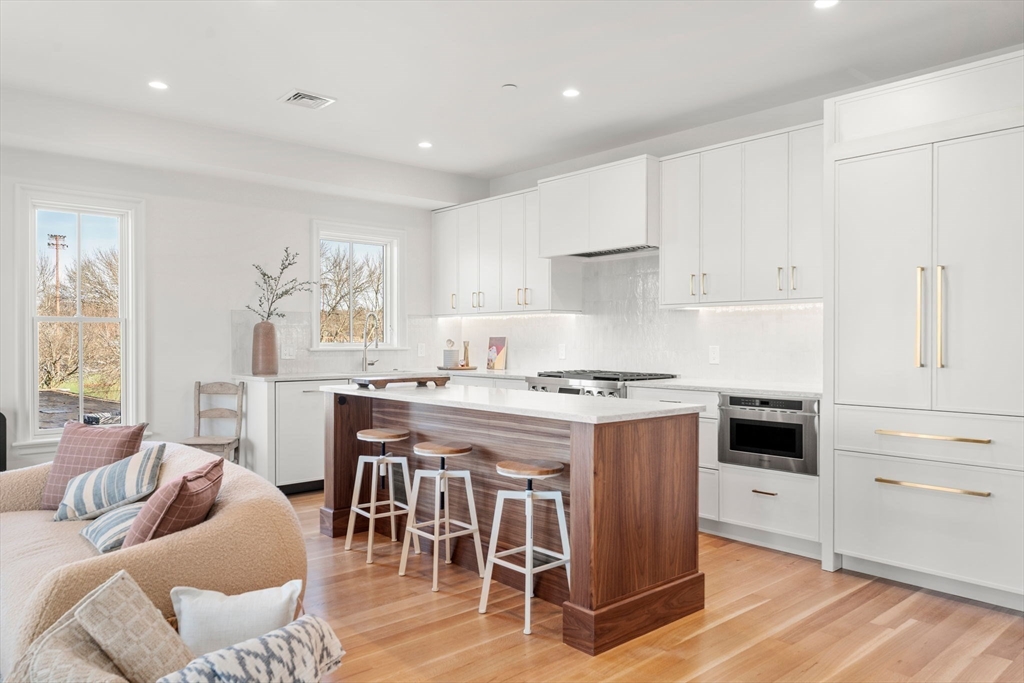 60 Williams Street 402