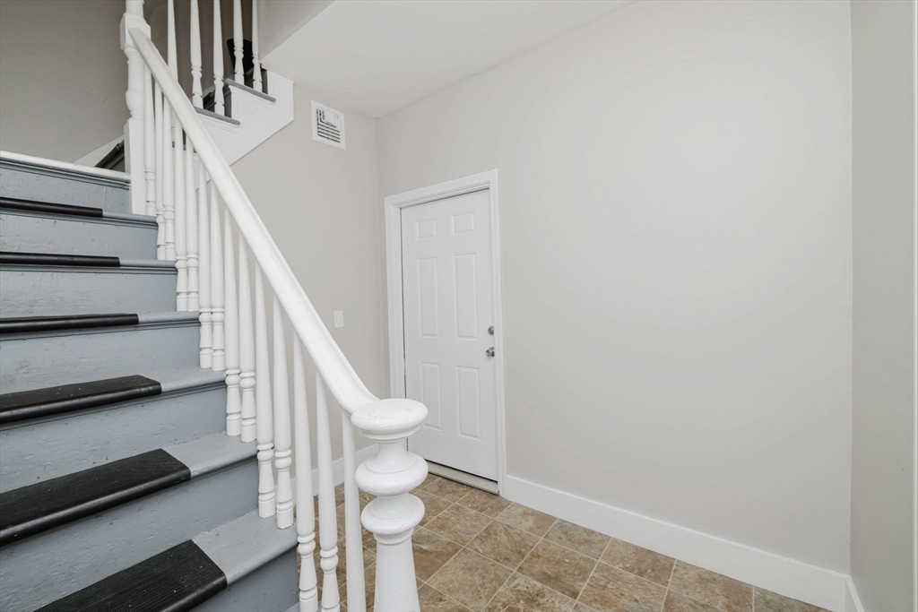 7 Pequot St