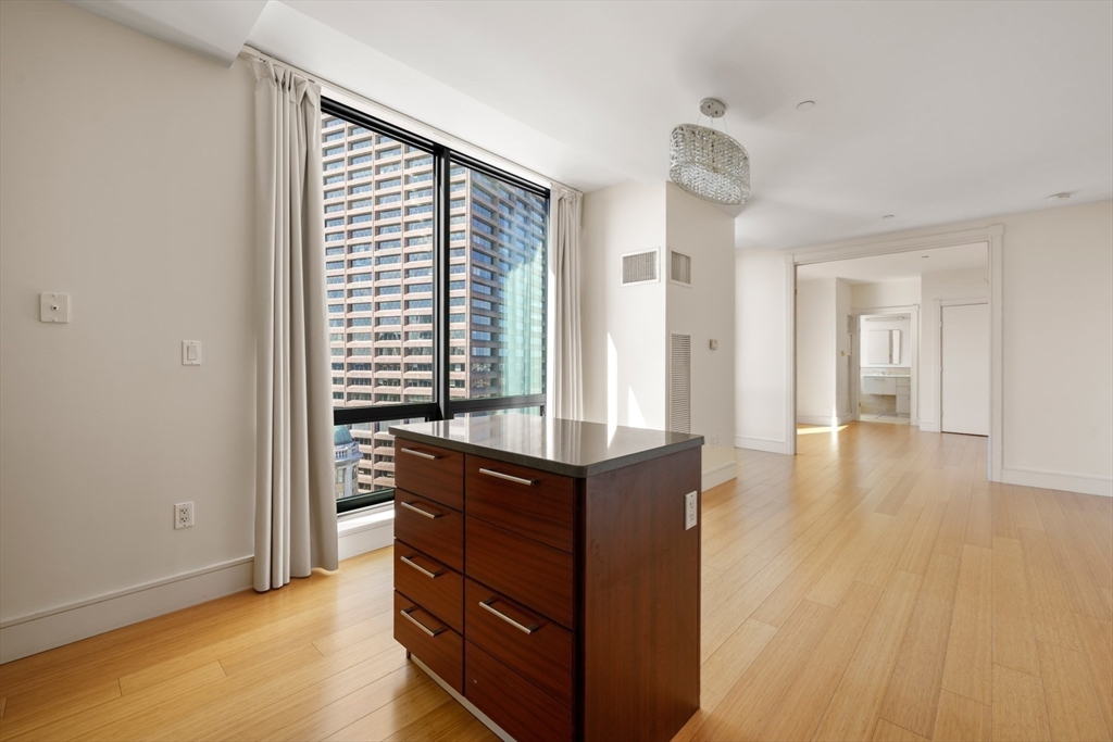 45 Province St 2406