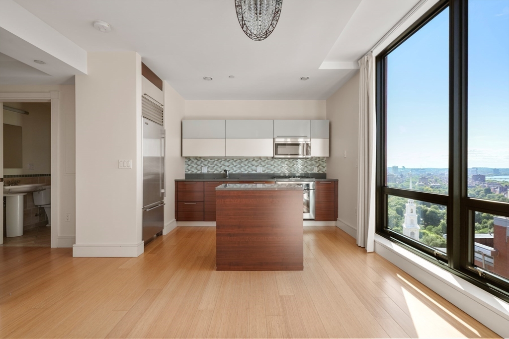 45 Province St 2406