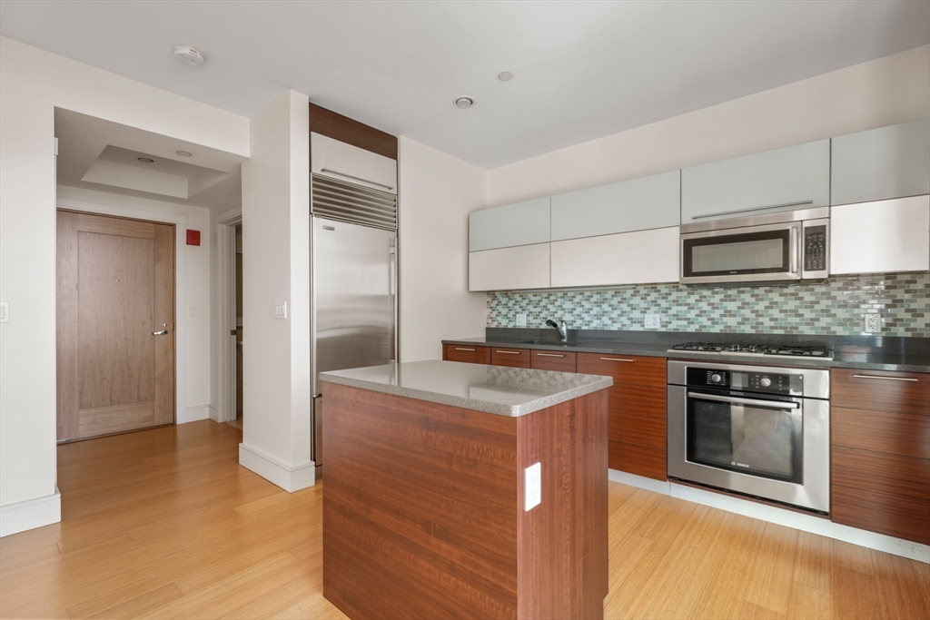45 Province St 2406