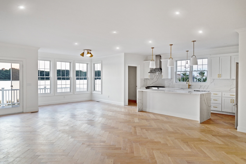 102 East Point Drive 102