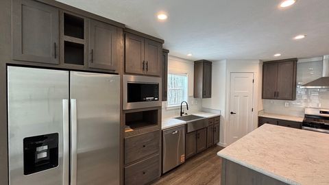 Photo of 21 Pinrock Drive, Sturbridge, MA 01566 (MLS # 73507073)