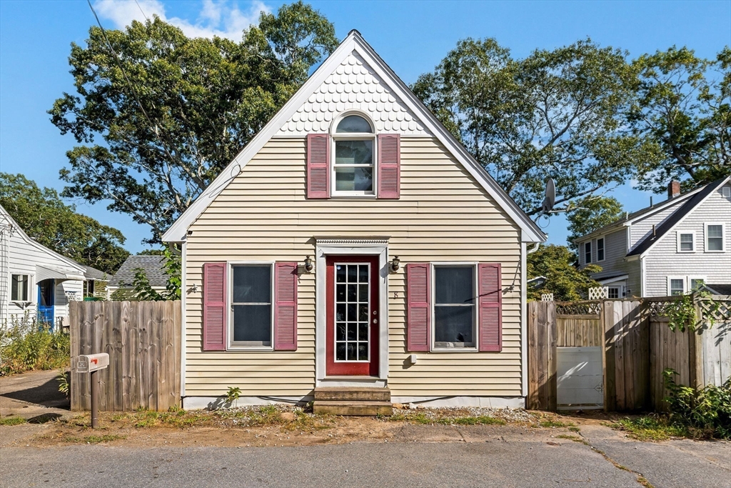 8 Cottage St