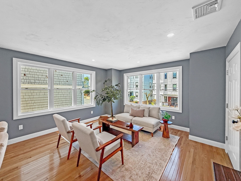 21 Thornton St 4