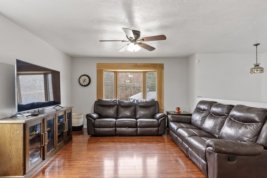 53 Laurel Hill Rd